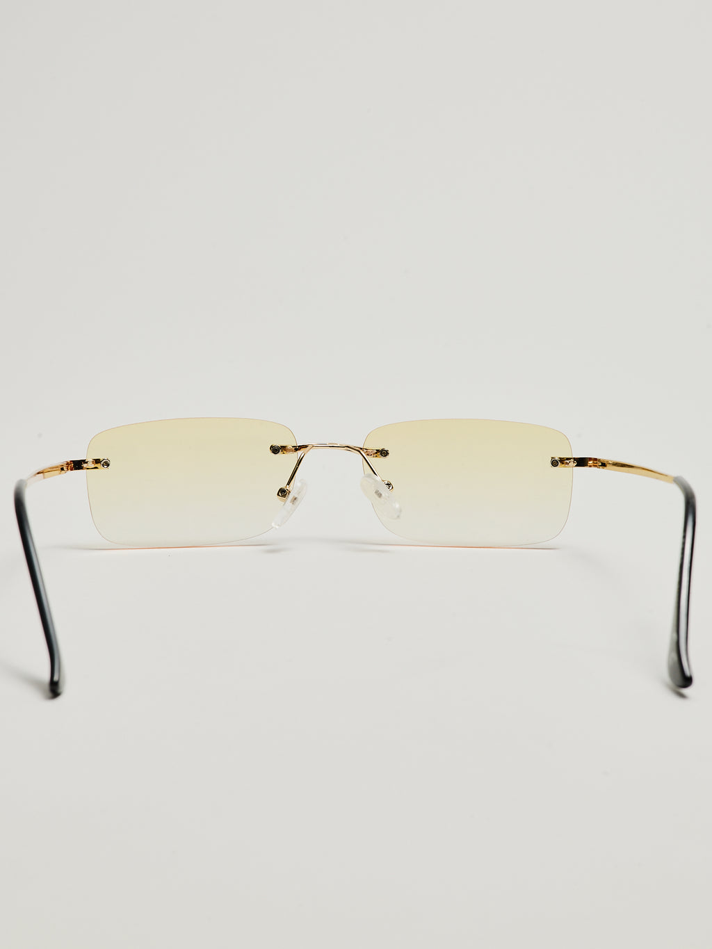 Gafas rectangulares con degradado amarillo
