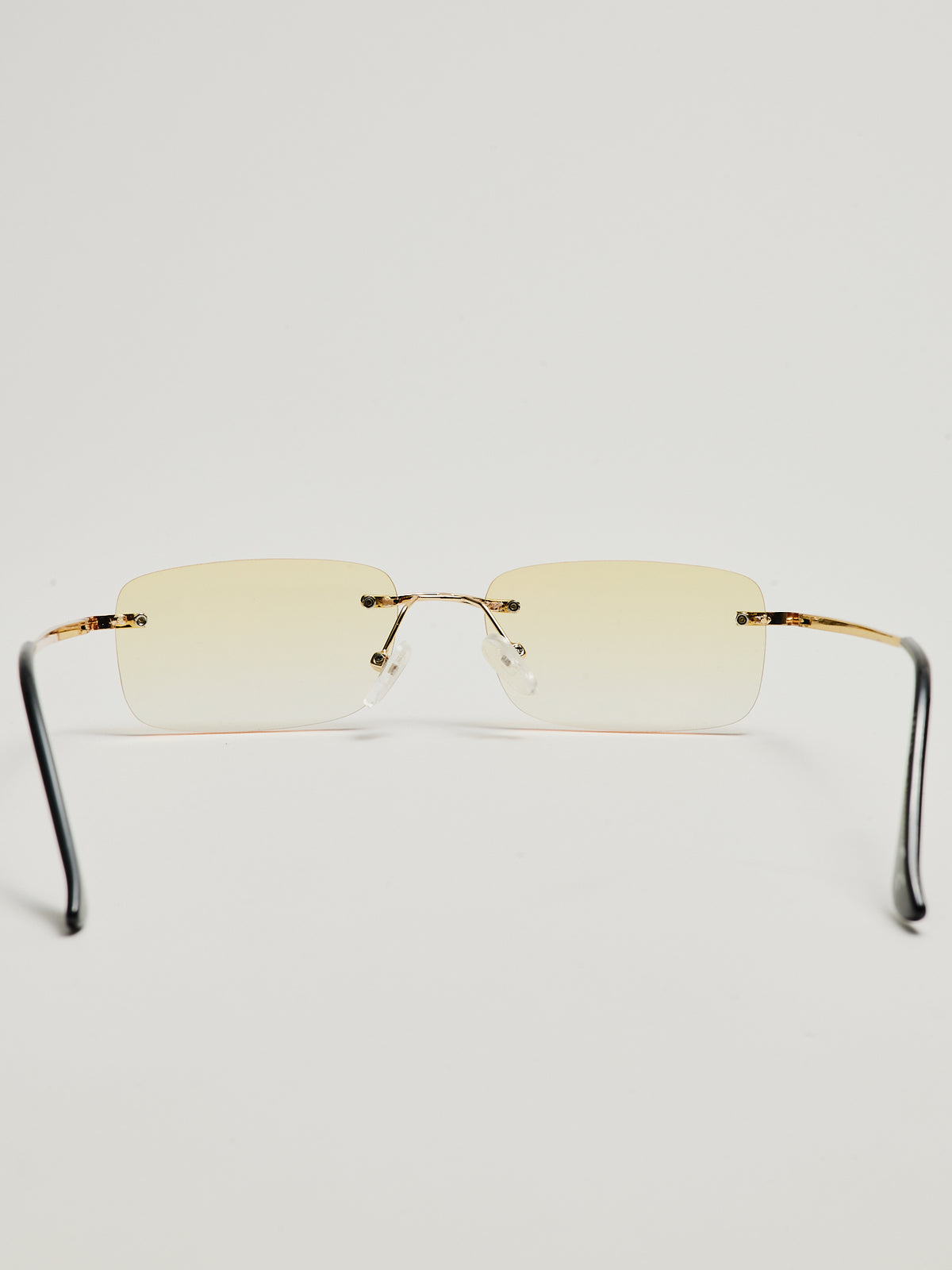 Gafas rectangulares con degradado amarillo