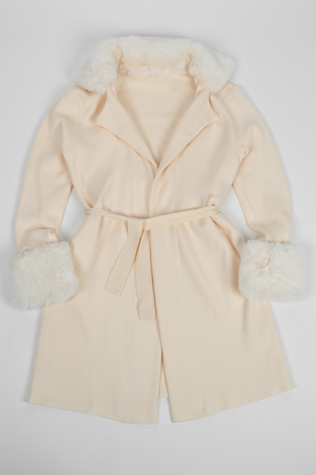Kurtka dzianinowa midi z odpinanym futerkiem
