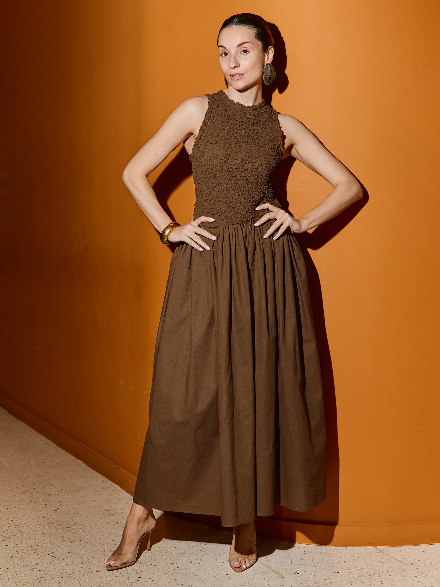 Vestido Castanho Chocolate Decote Halter