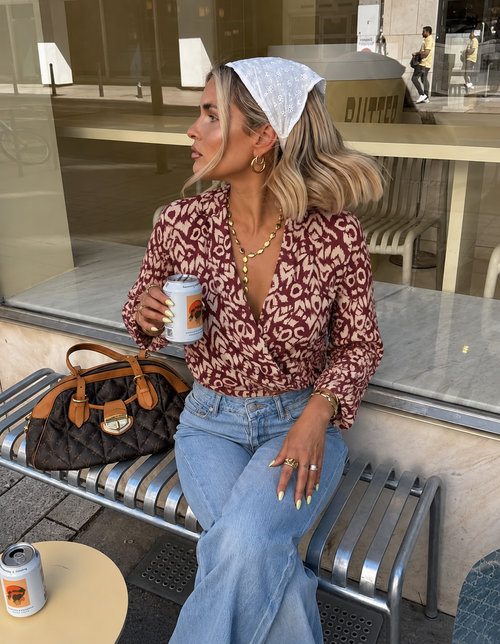 BLUSA CROPPED PADRÃO BORDEAUX