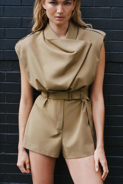 Militärgrüner zweireihiger Jumpsuit