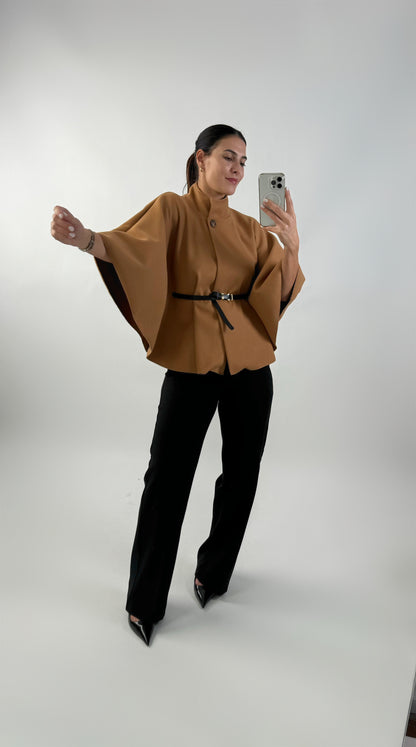 PONCHO ELEGANCE CAMEL VISTA DE FRENTE