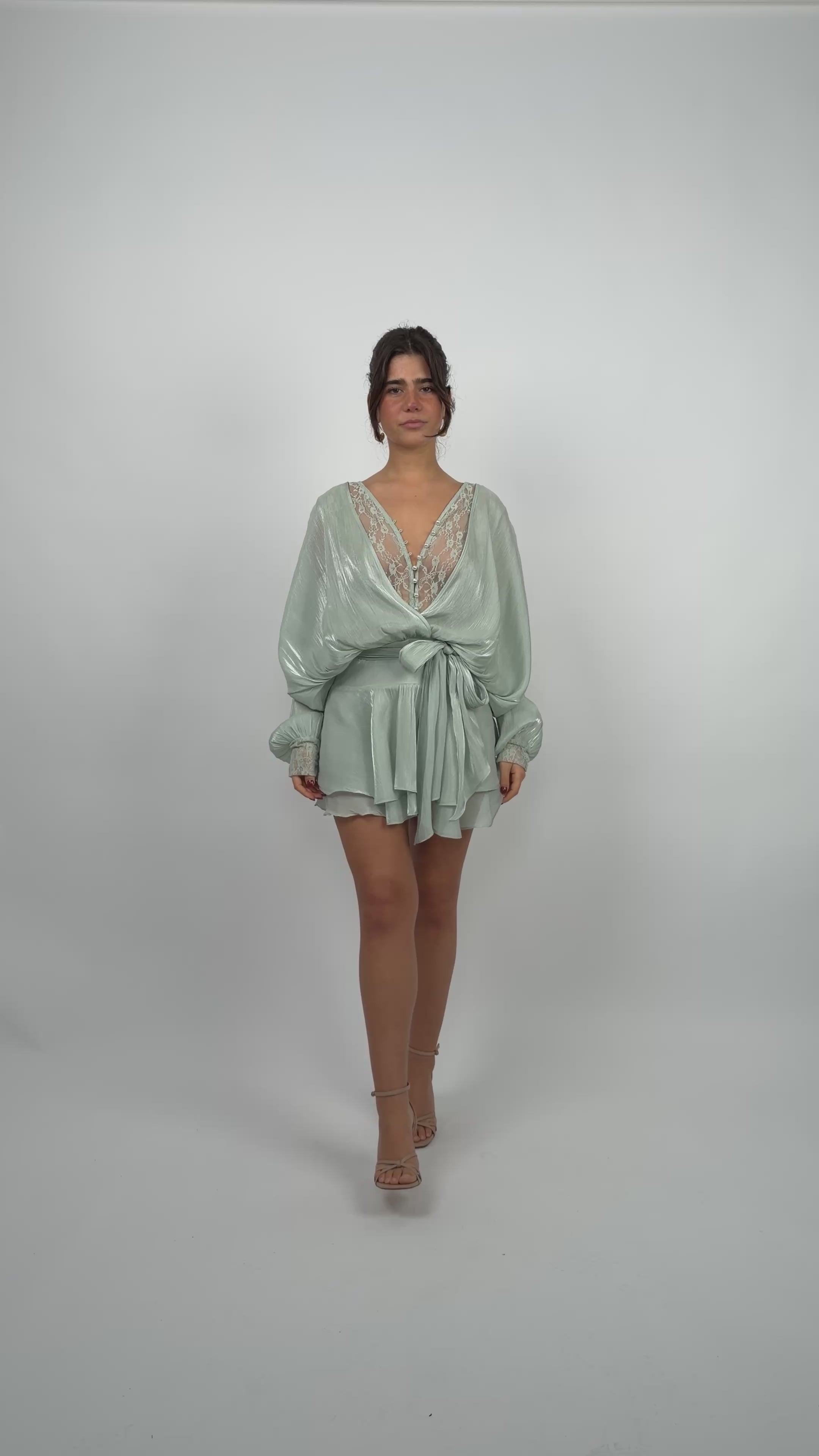 Vestido Oversize Detalhe Renda Verde Pastel