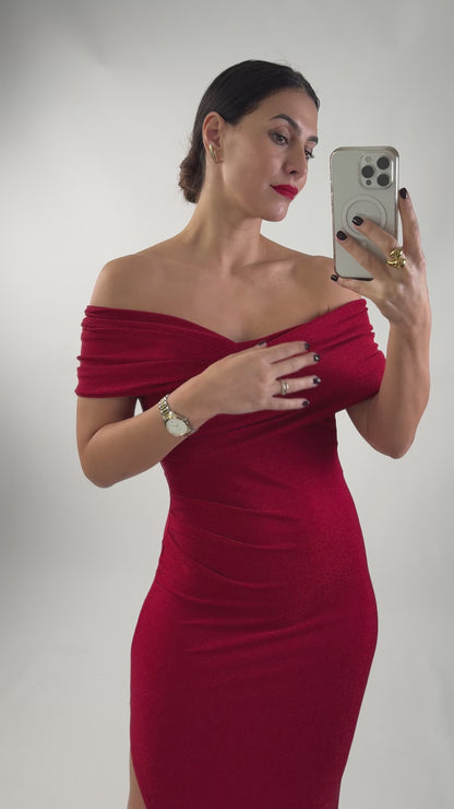 Robe rouge brillante