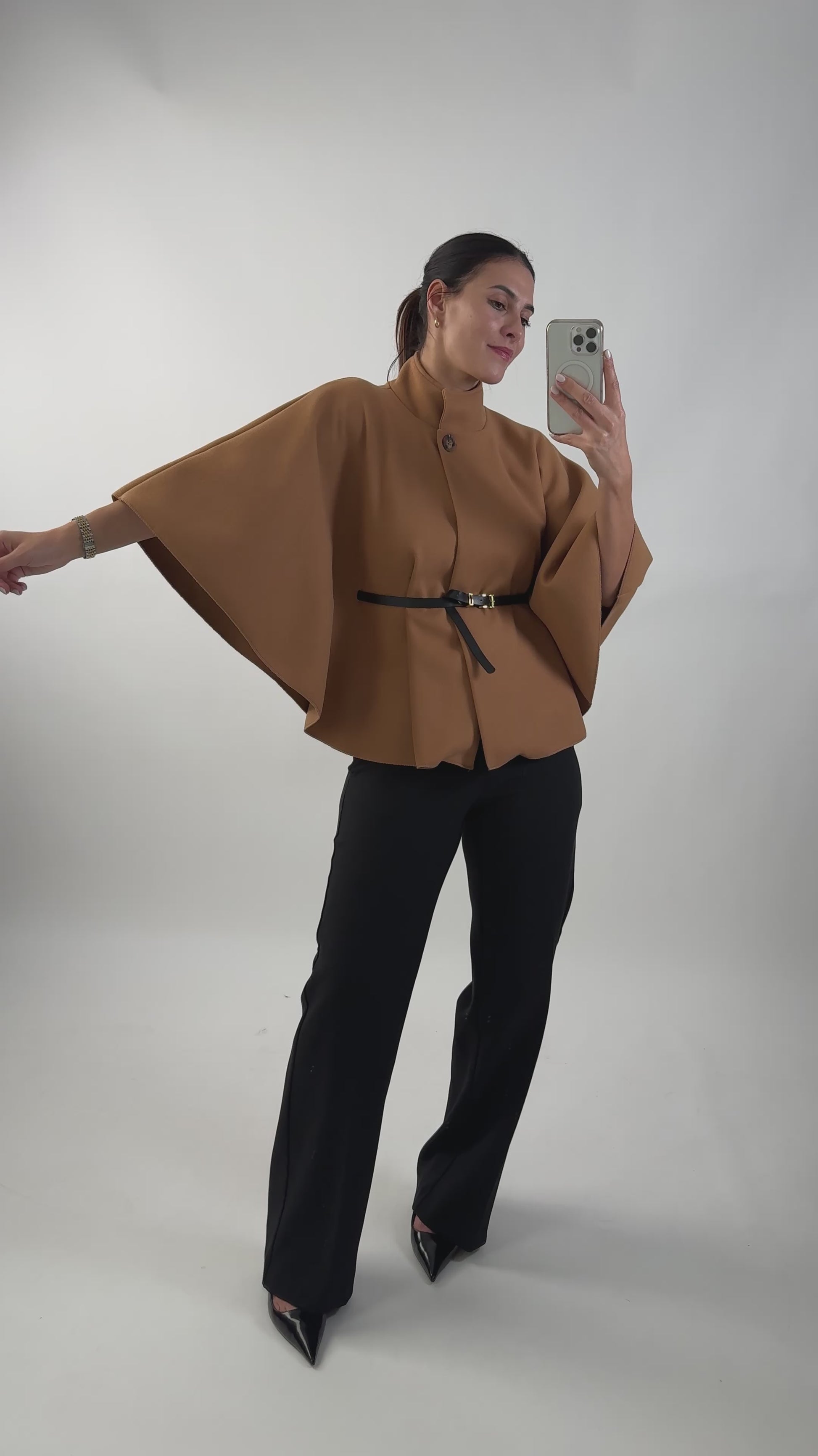 PONCHO ELEGANCE CAMEL VIDEO