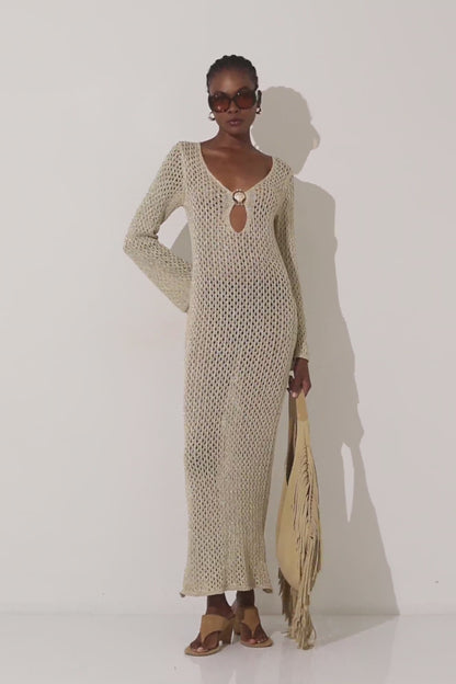 Goldenes Strickkleid