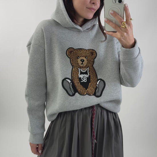 SWEATER OVERSIZE BEAR VIDEO