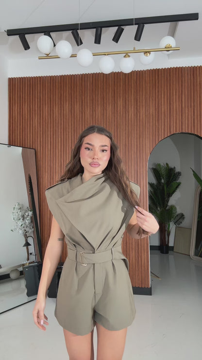 Militärgrüner zweireihiger Jumpsuit